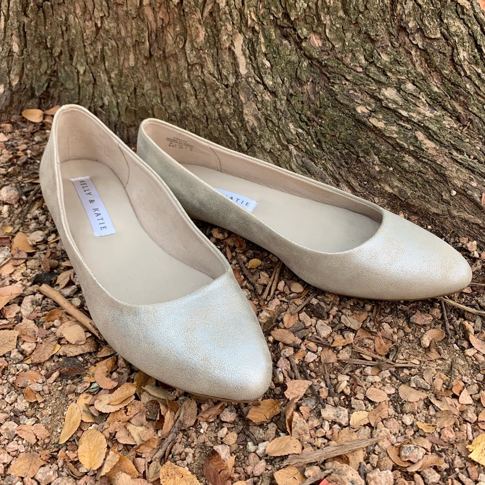 Kelly & Katie champagne shimmer flats 8 1/2